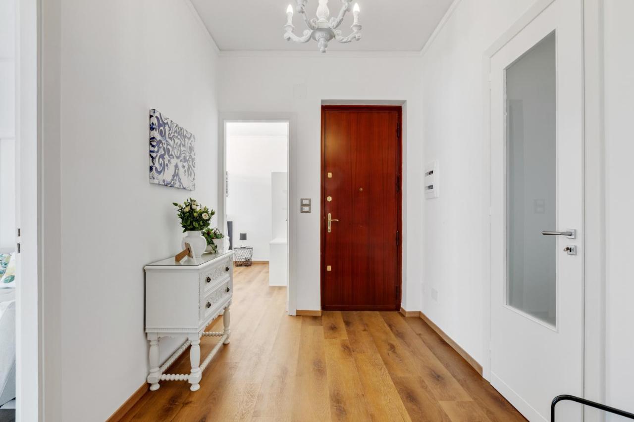 Residenza Dei Poeti - Roomy And Modern Flat ปาแลร์โม ภายนอก รูปภาพ